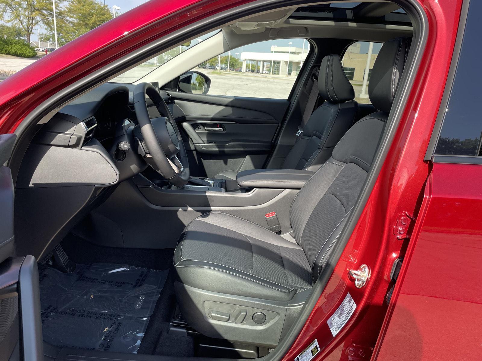 Vehicle photo 16