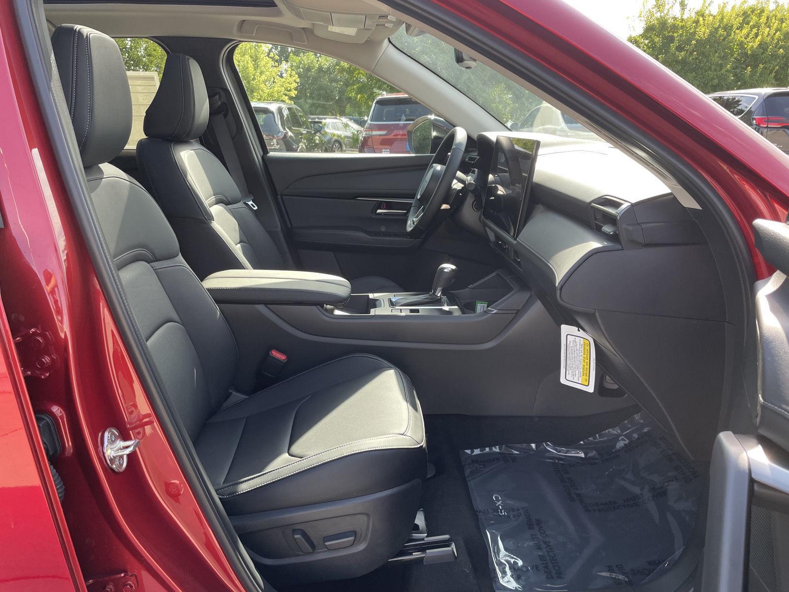 Vehicle photo 18