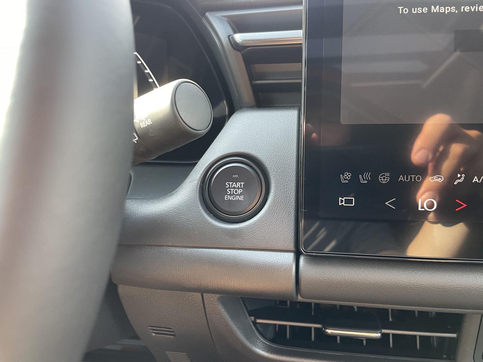 Vehicle photo 26