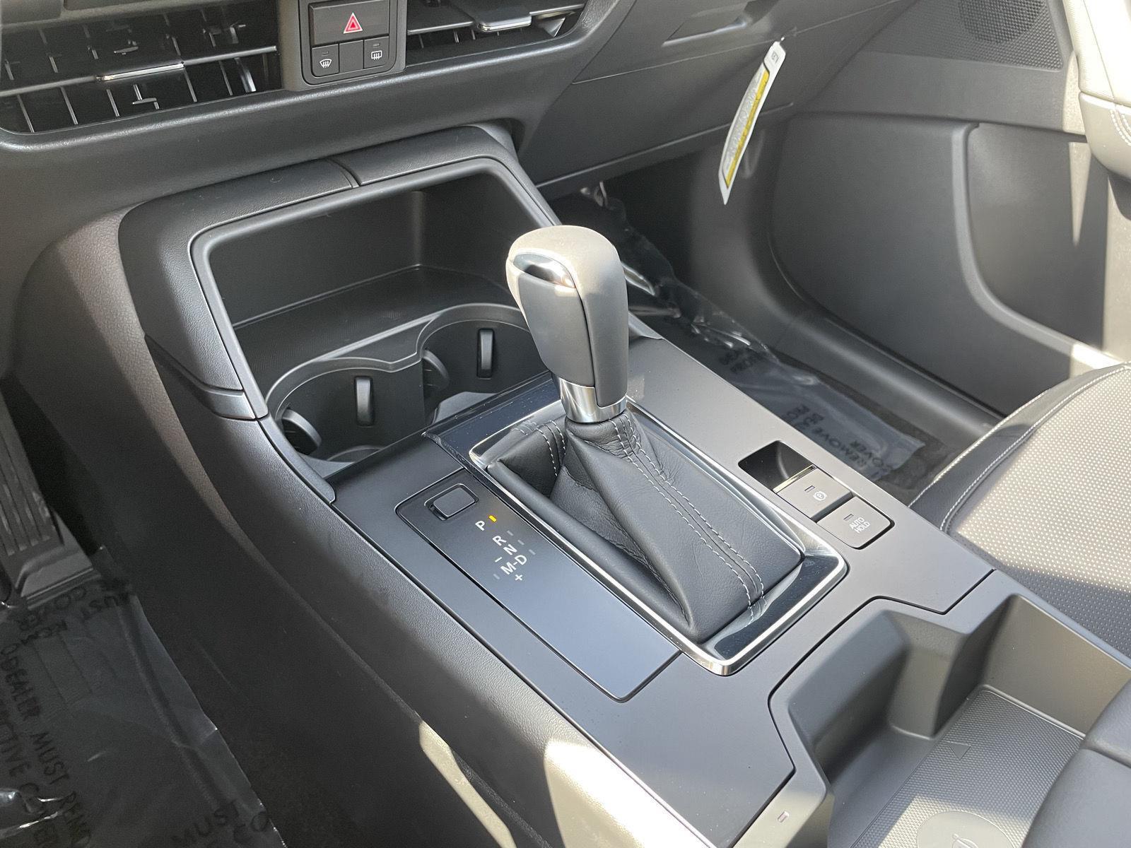Vehicle photo 29