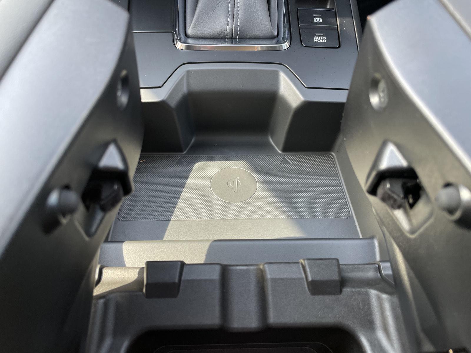 Vehicle photo 30