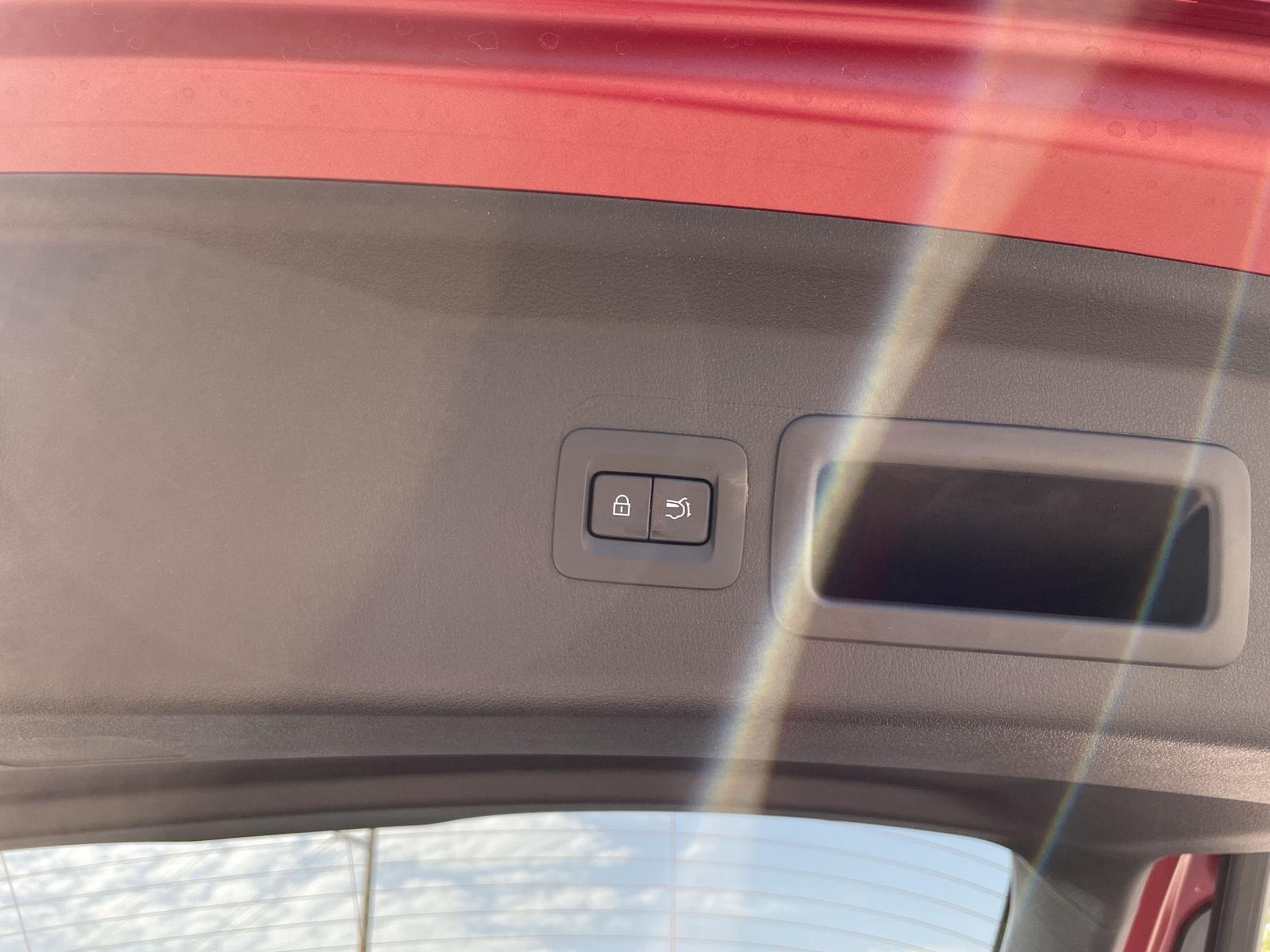 Vehicle photo 36