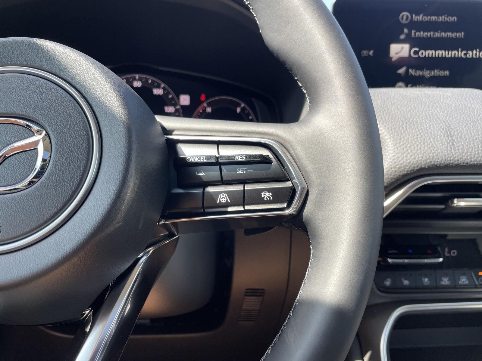 Vehicle photo 13