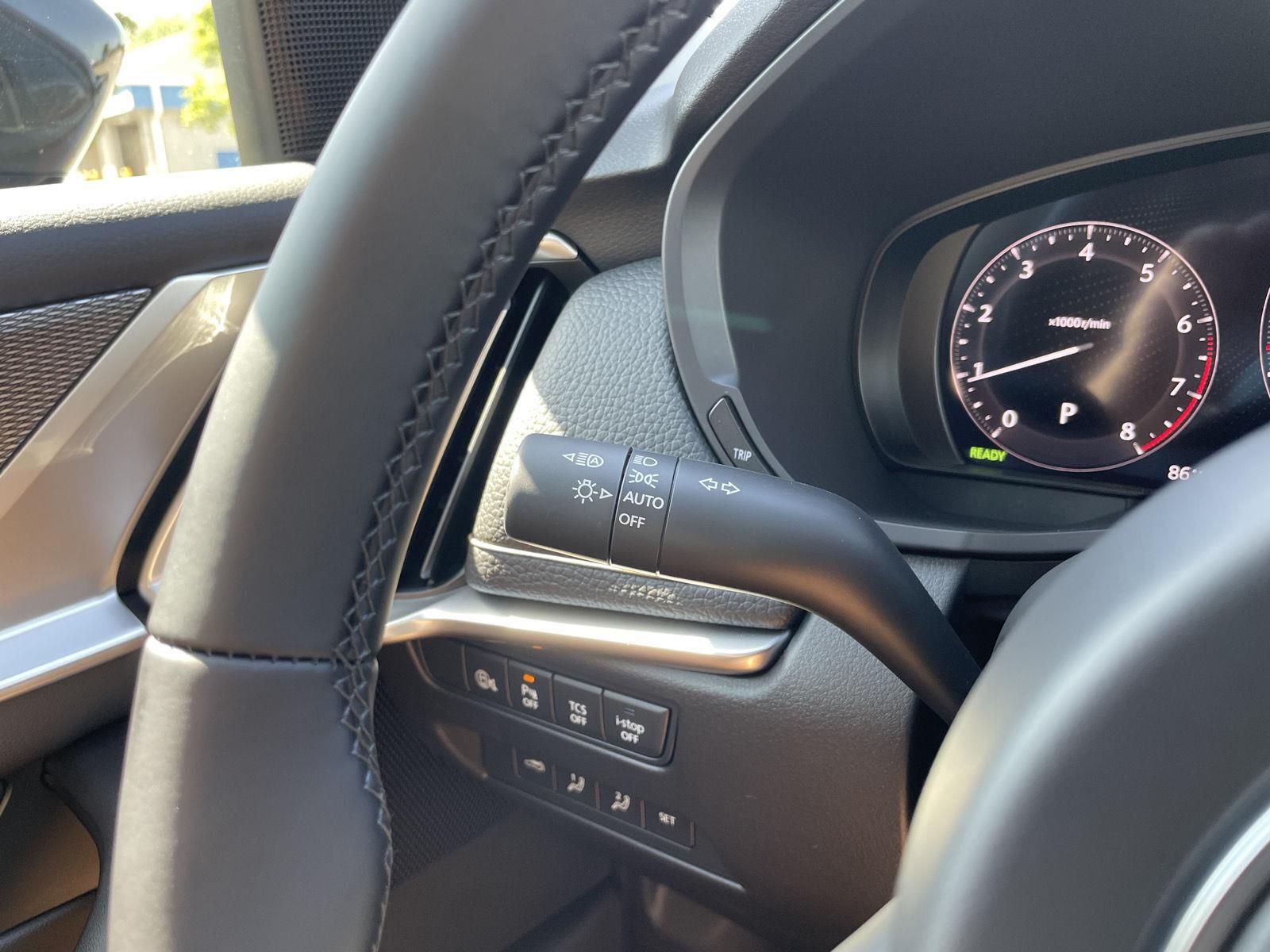 Vehicle photo 15