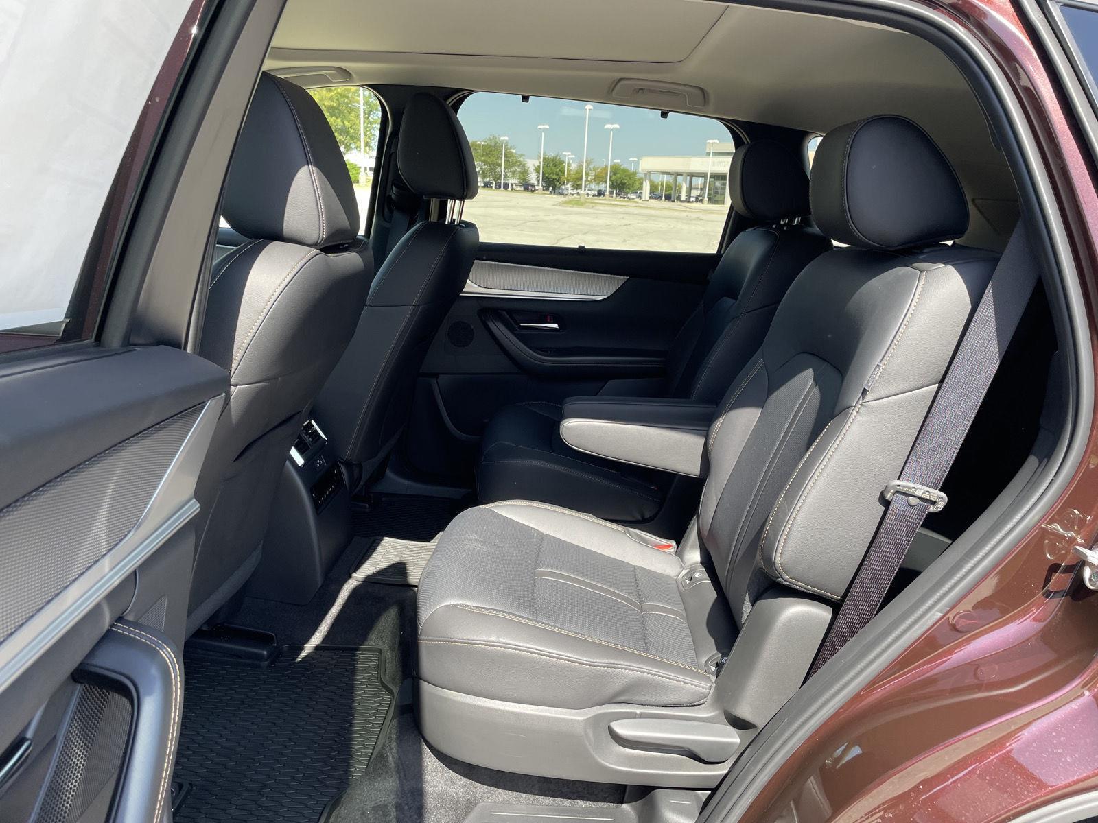 Vehicle photo 19