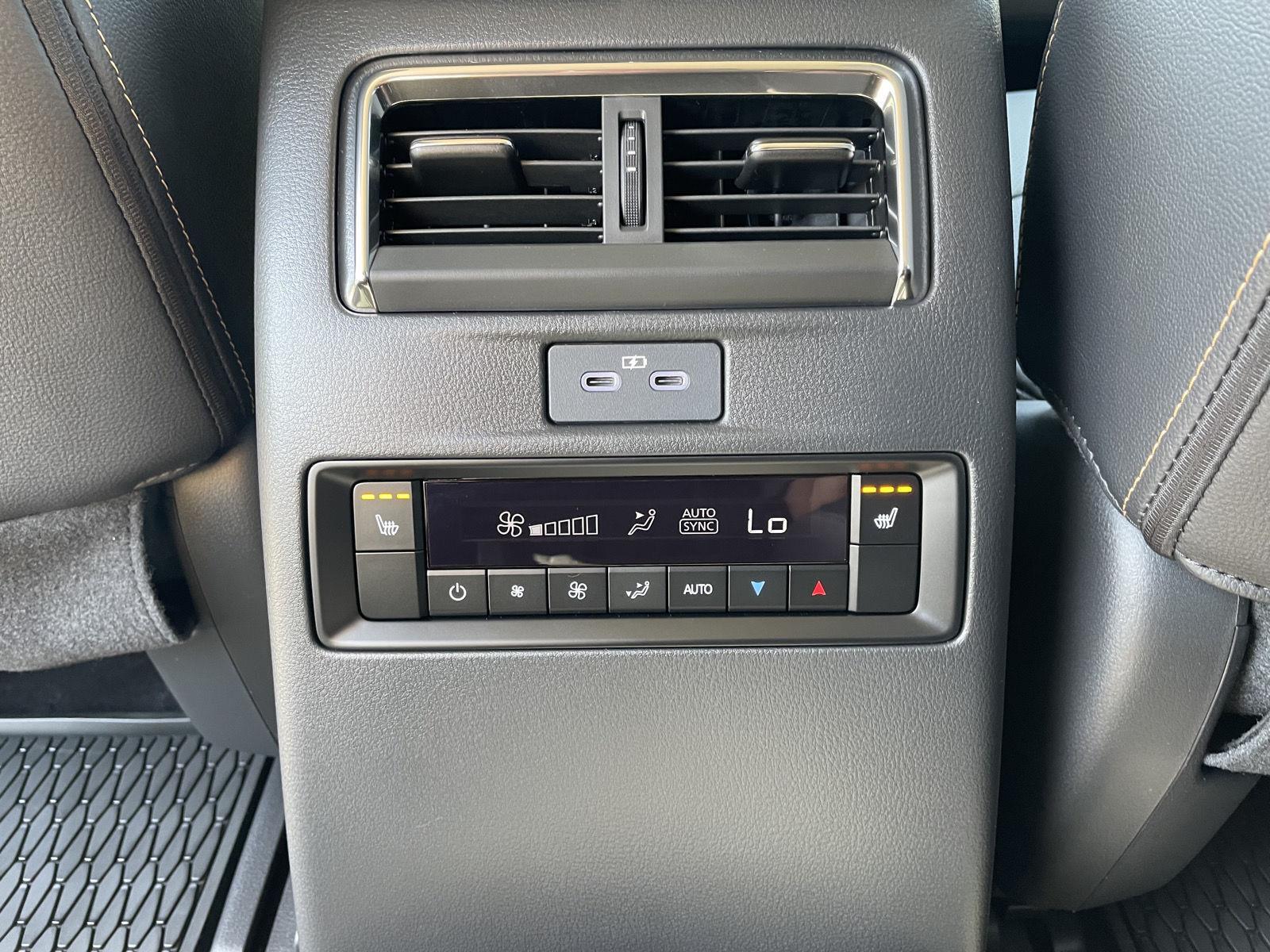 Vehicle photo 20