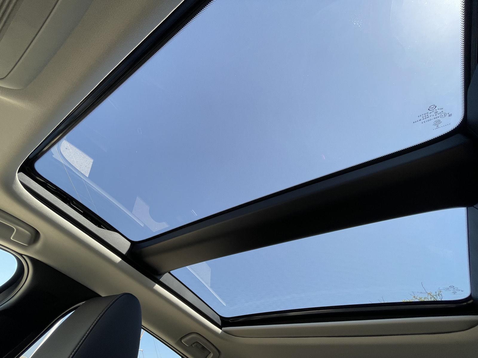 Vehicle photo 23
