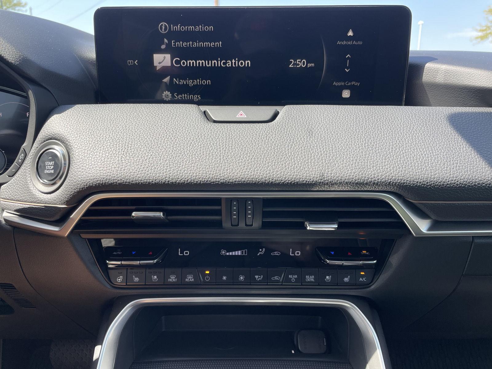 Vehicle photo 24