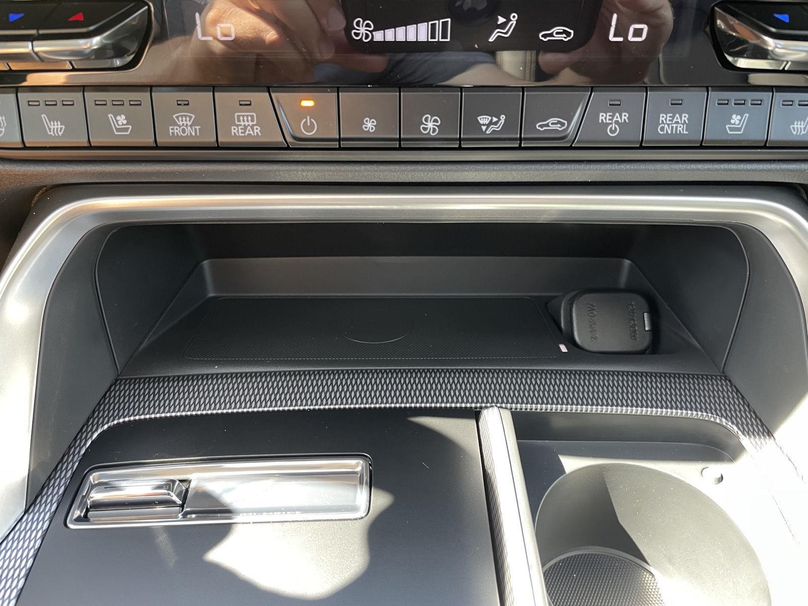 Vehicle photo 31