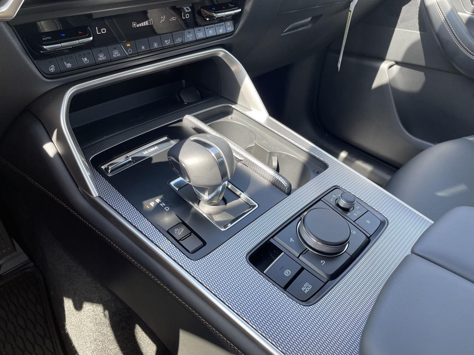 Vehicle photo 33