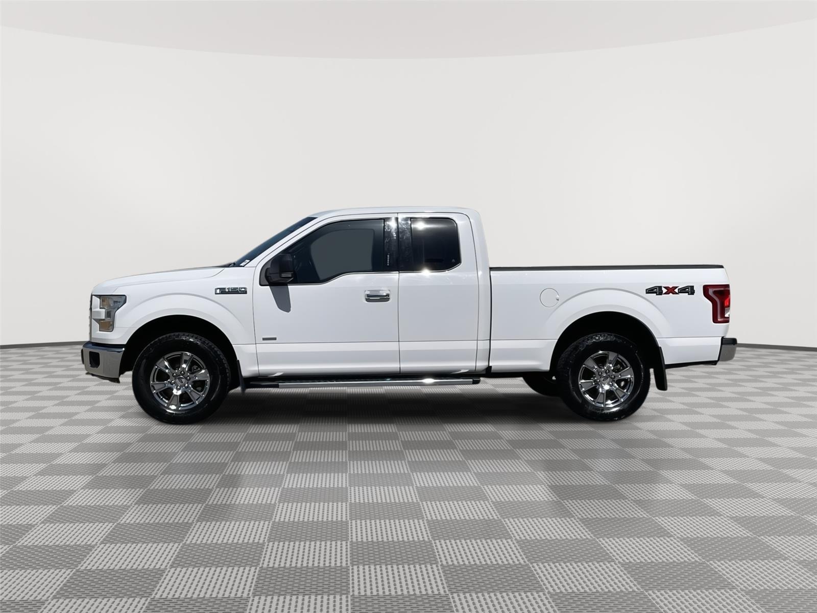 Vehicle photo 2
