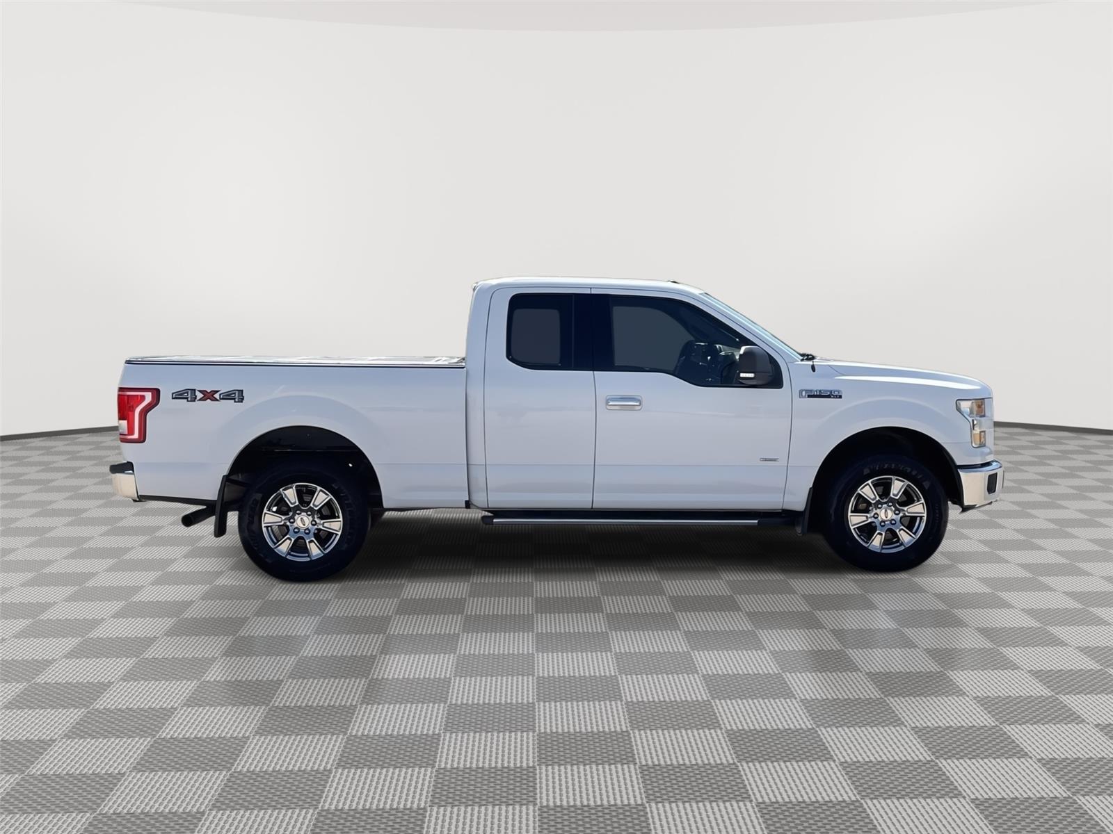 Vehicle photo 6