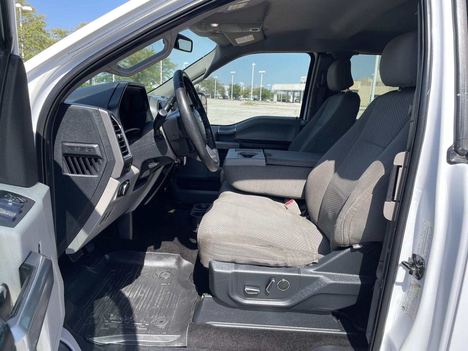Vehicle photo 15