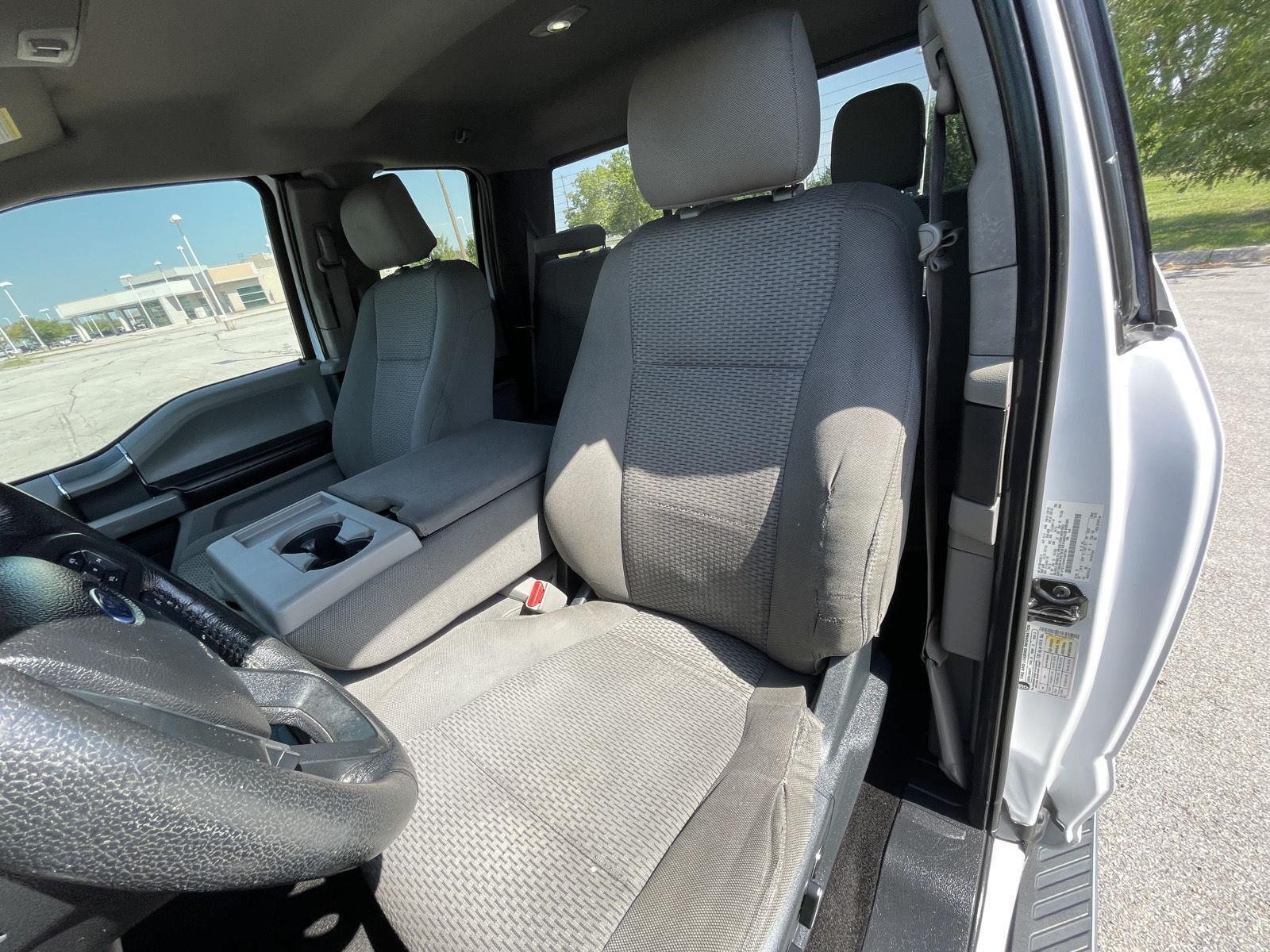 Vehicle photo 16