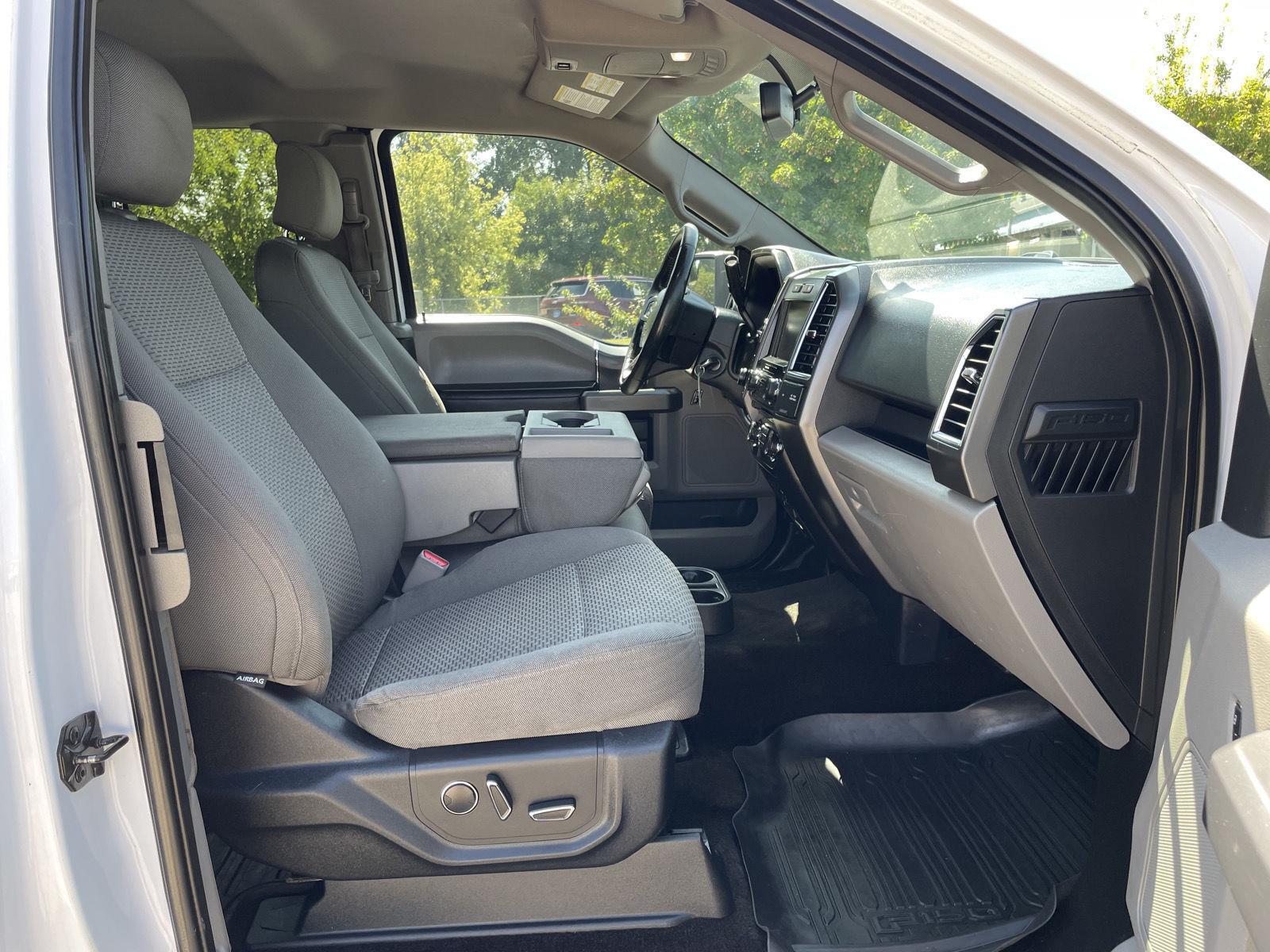 Vehicle photo 17