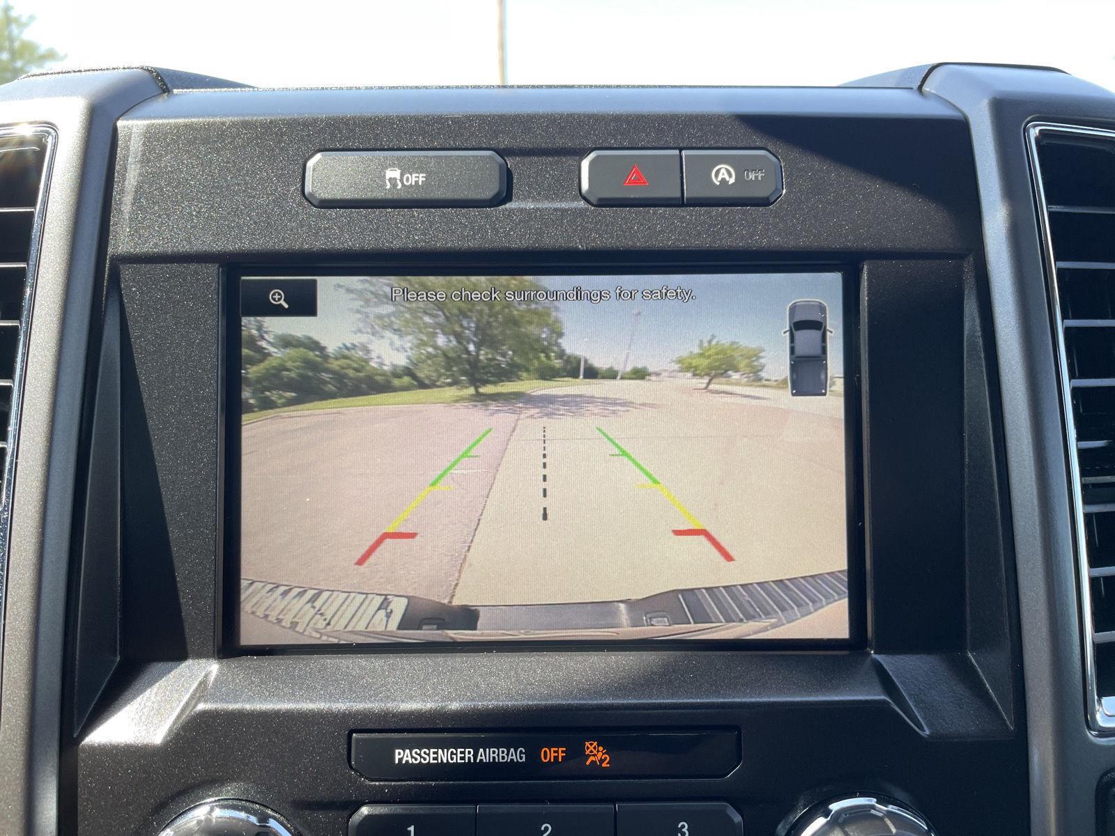 Vehicle photo 21