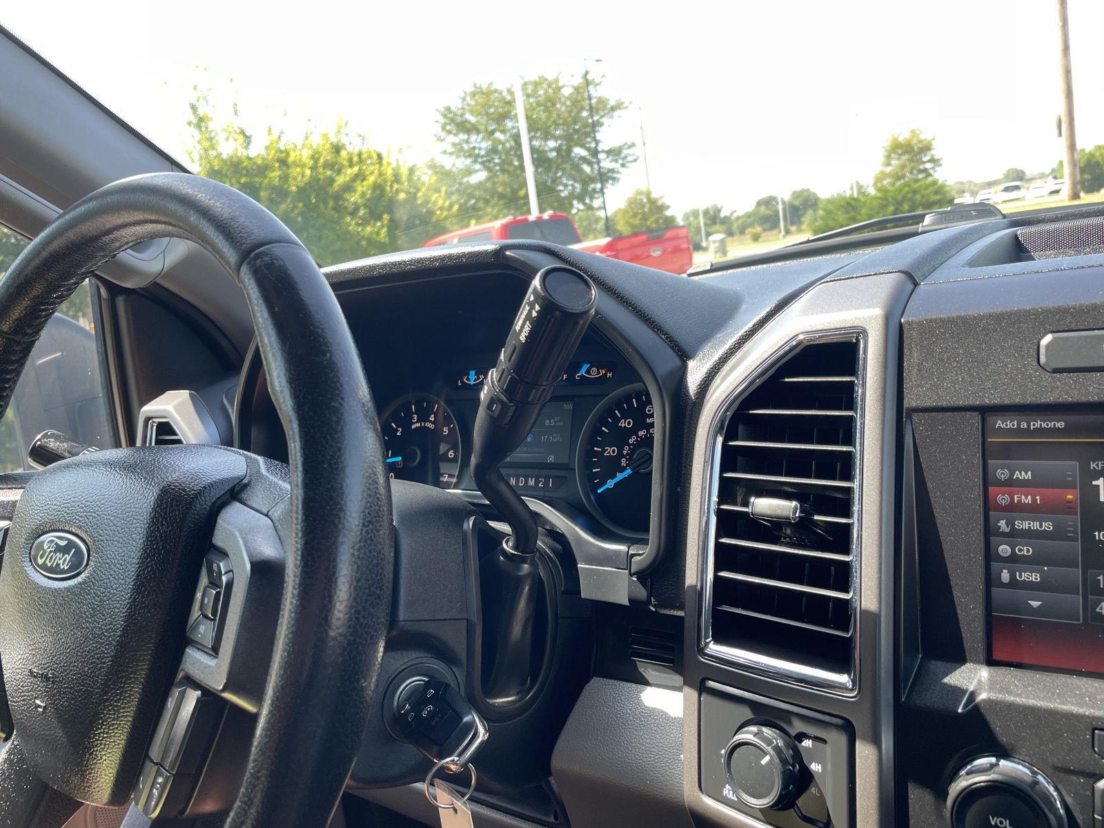 Vehicle photo 29