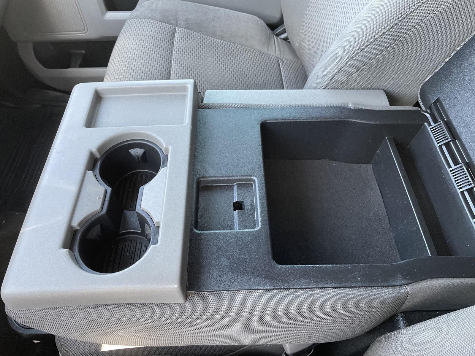 Vehicle photo 30