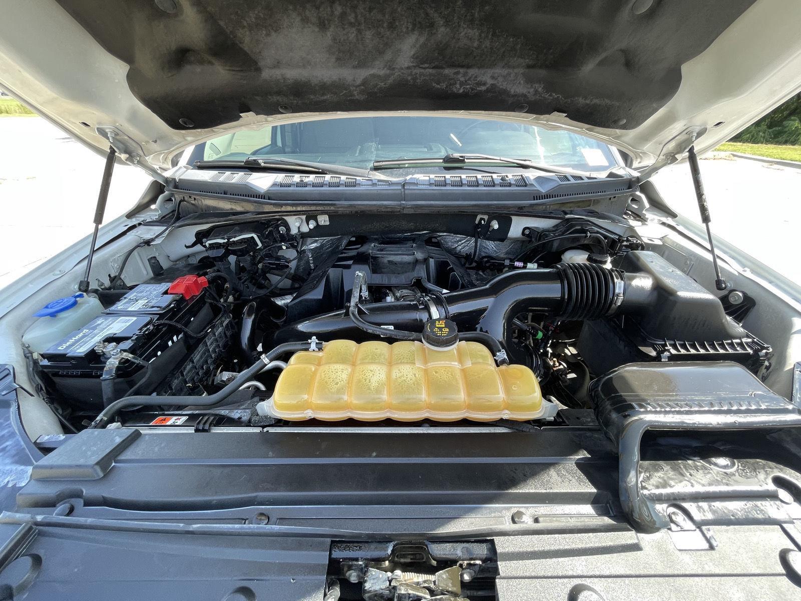 Vehicle photo 33