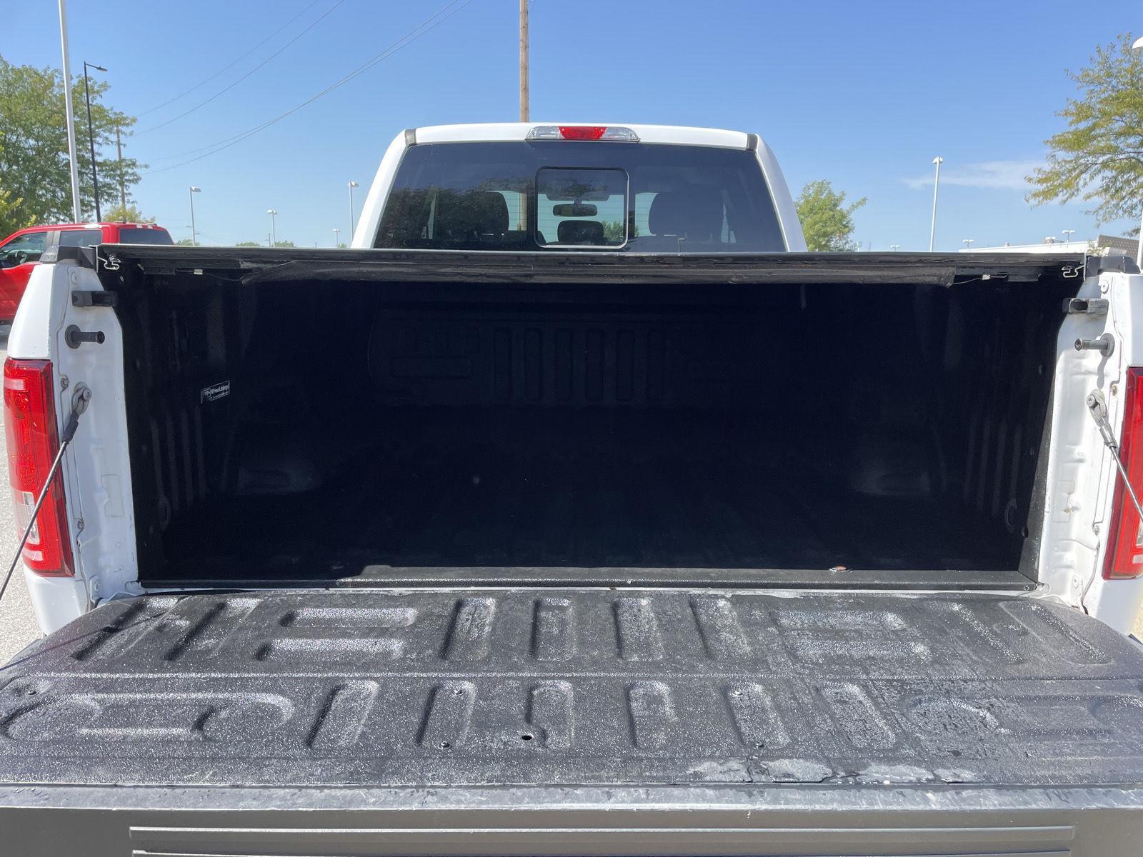 Vehicle photo 34