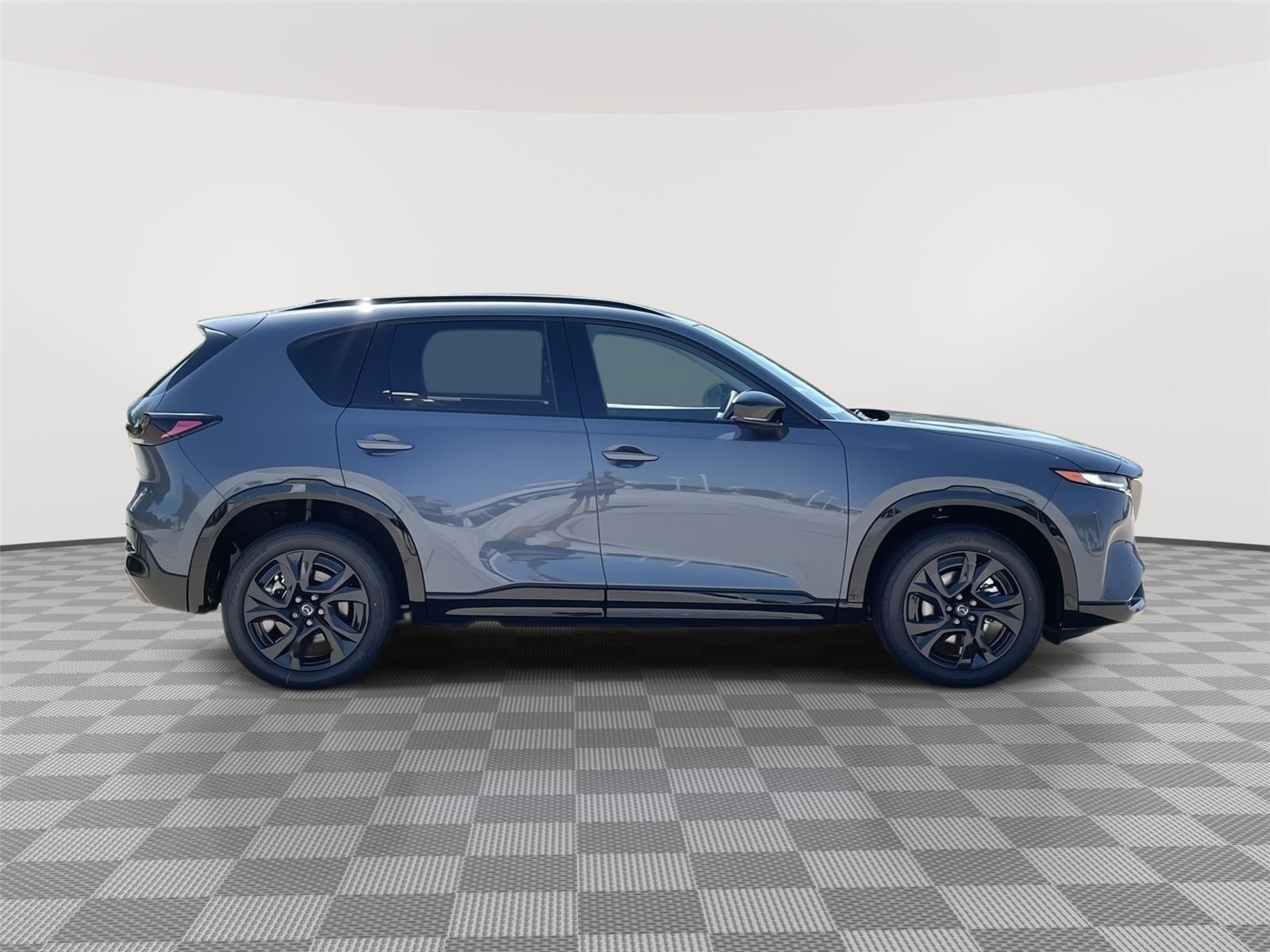 Vehicle photo 6