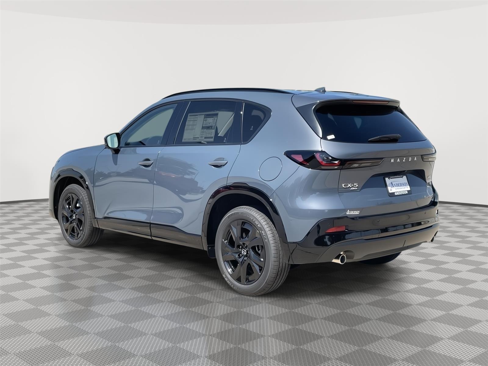 Vehicle photo 9