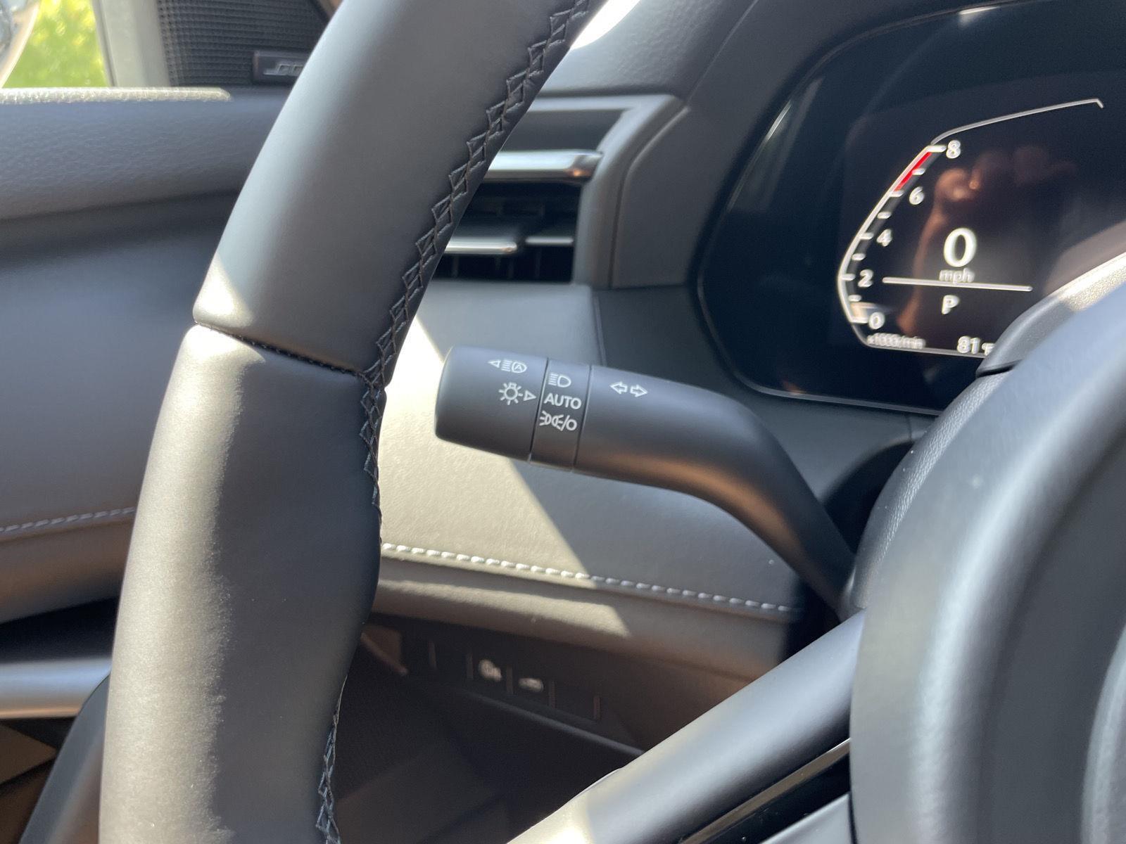 Vehicle photo 15