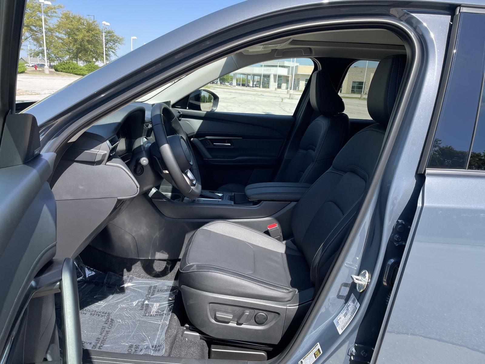 Vehicle photo 16