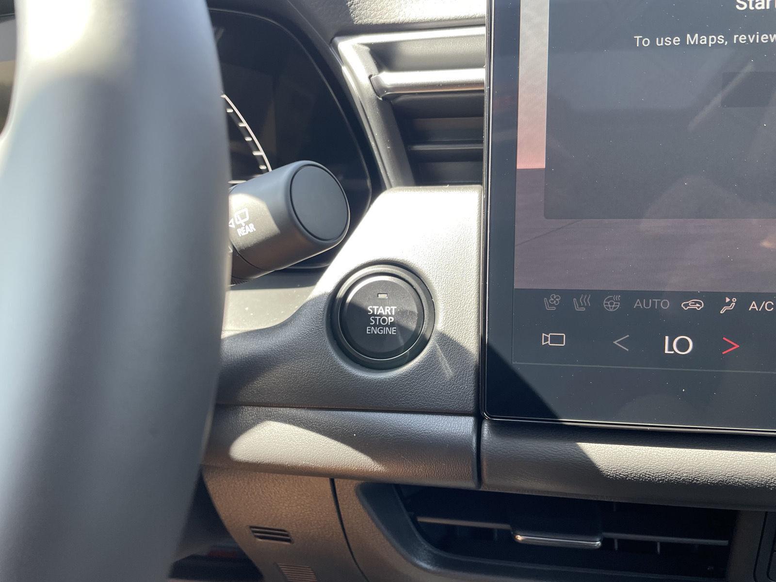 Vehicle photo 26