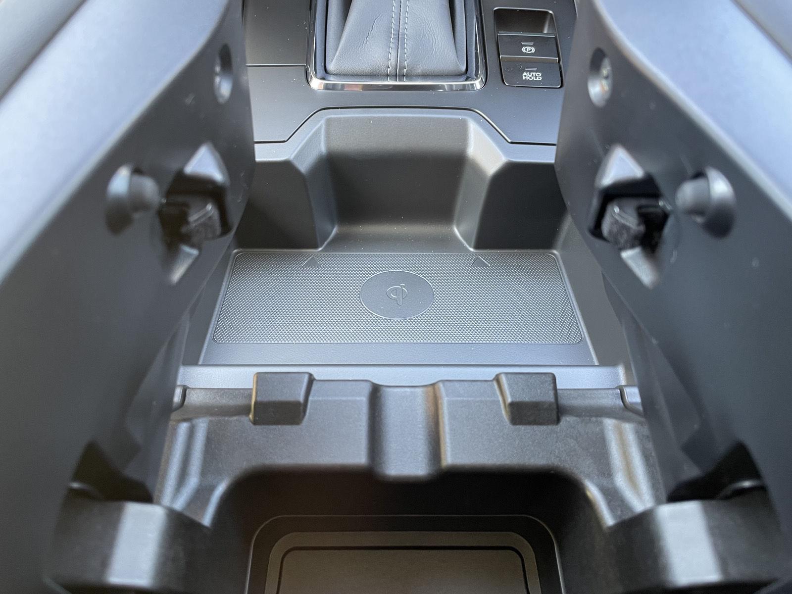 Vehicle photo 30