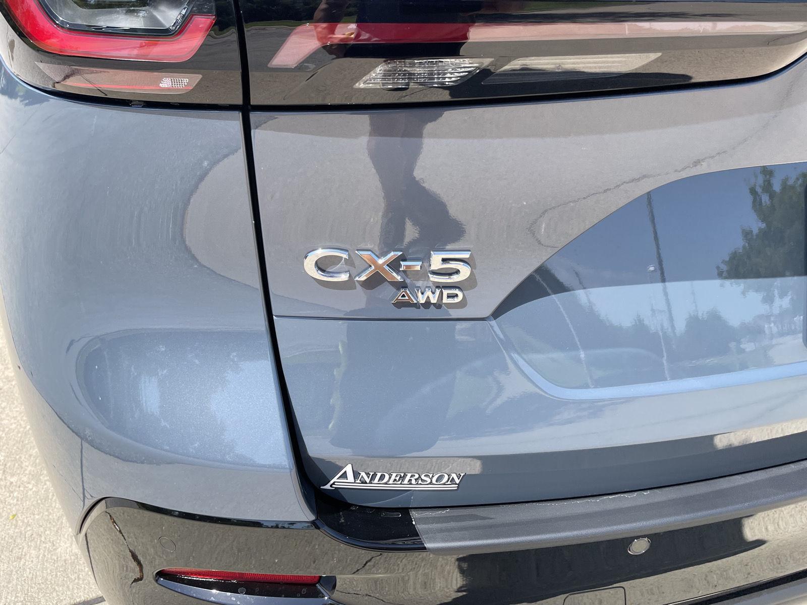 Vehicle photo 37