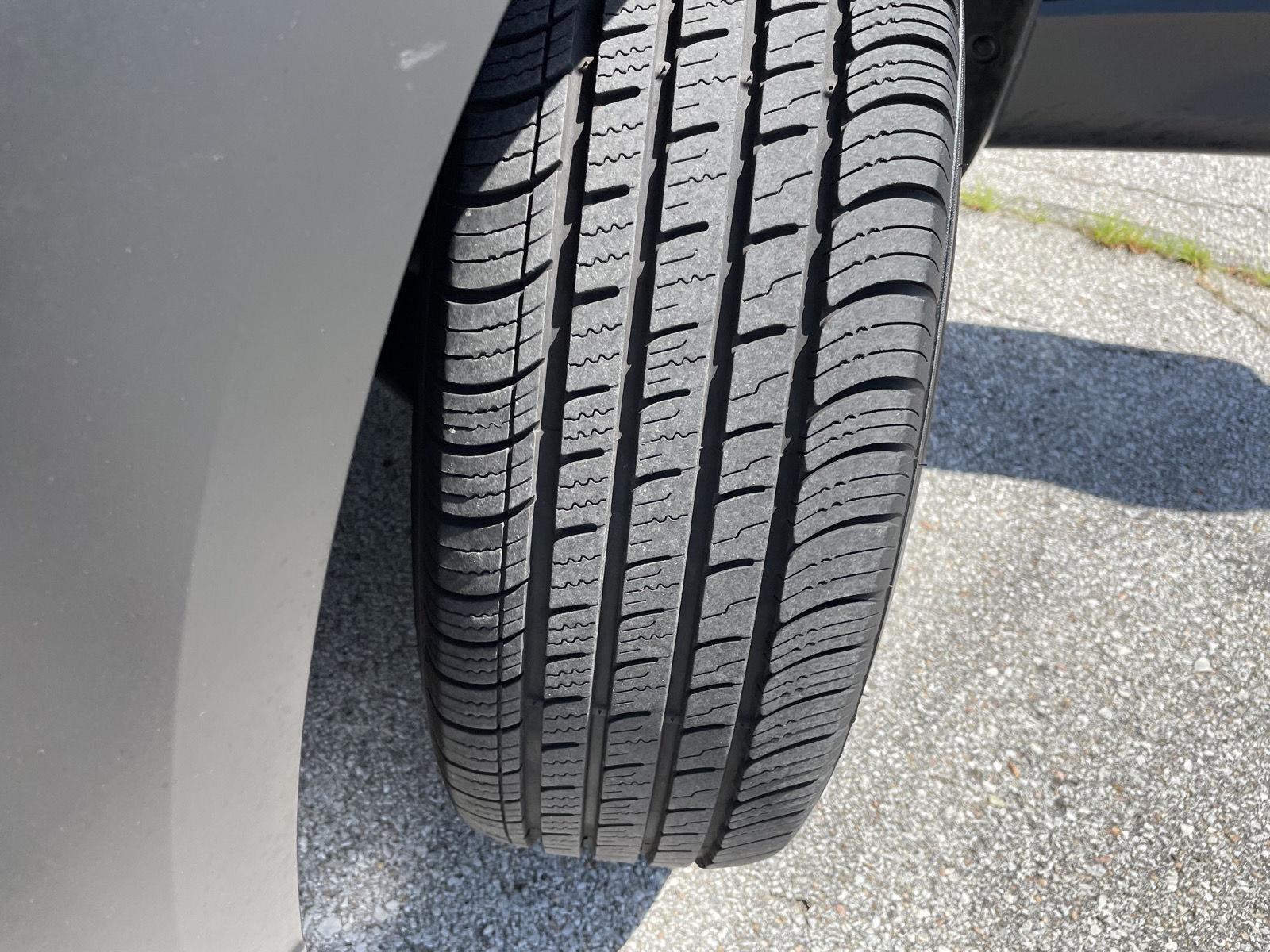 Vehicle photo 11