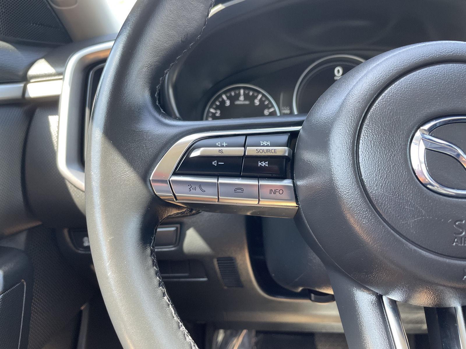 Vehicle photo 13