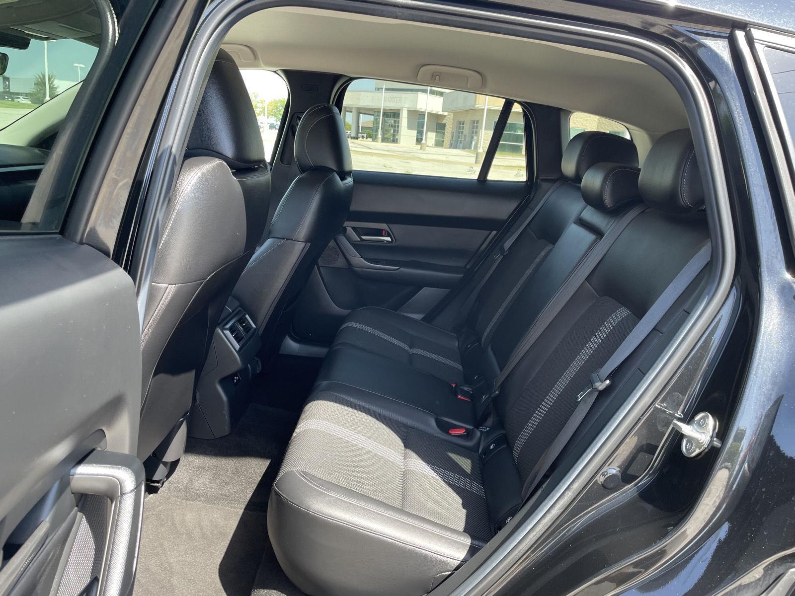 Vehicle photo 20