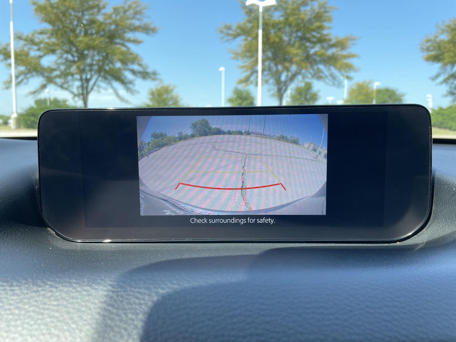 Vehicle photo 23