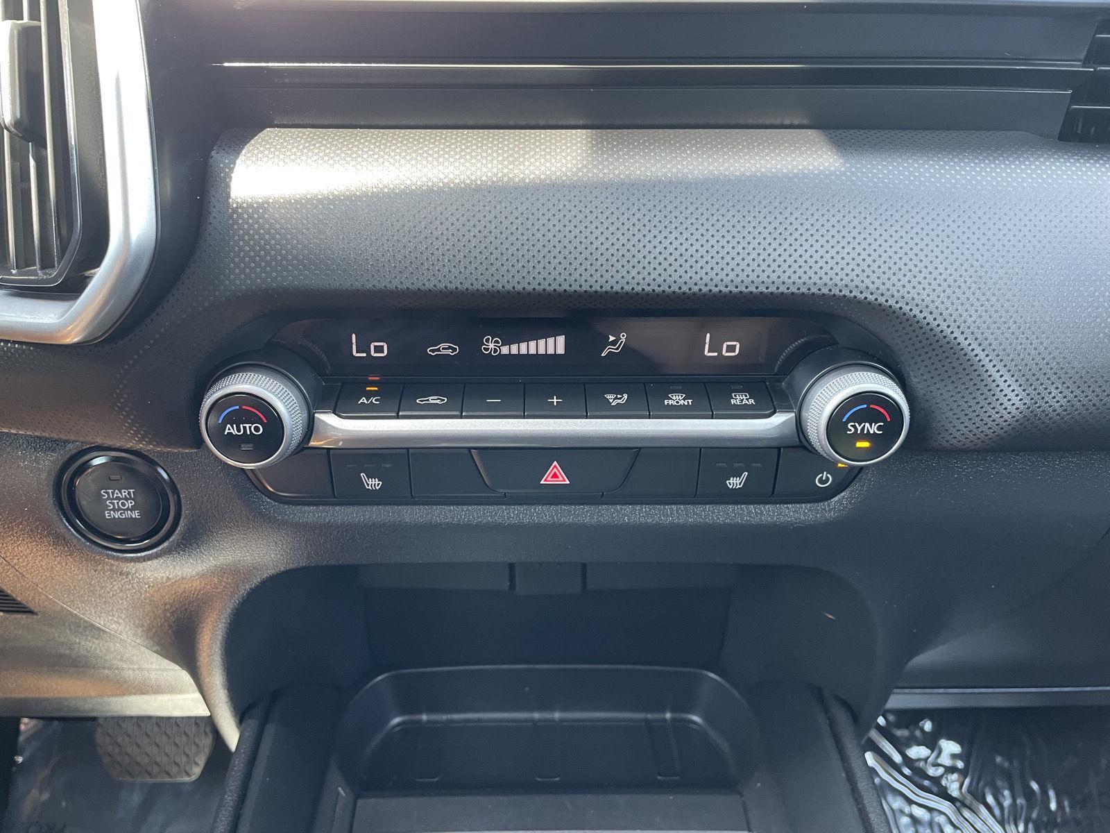 Vehicle photo 25