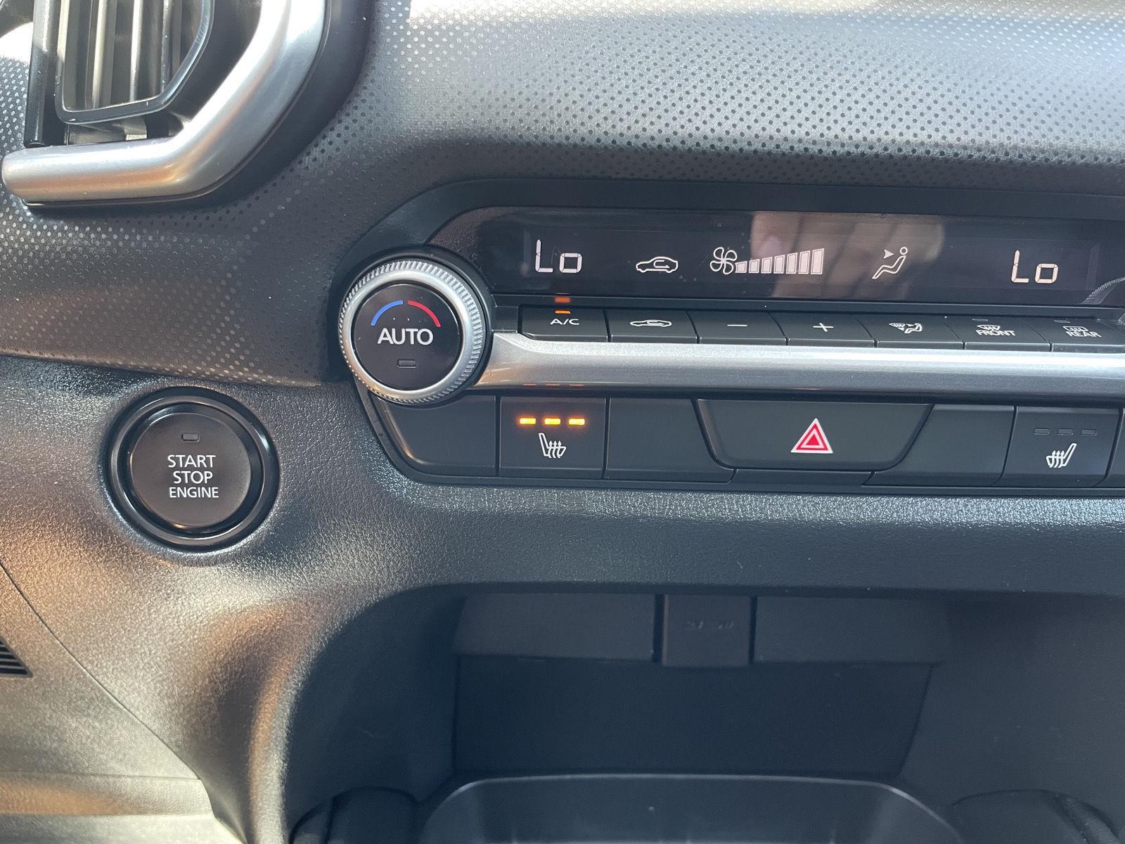 Vehicle photo 26
