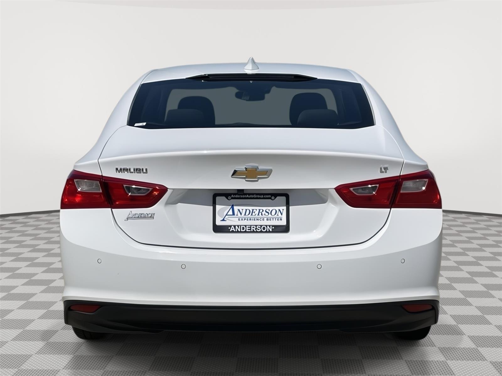 Vehicle photo 8