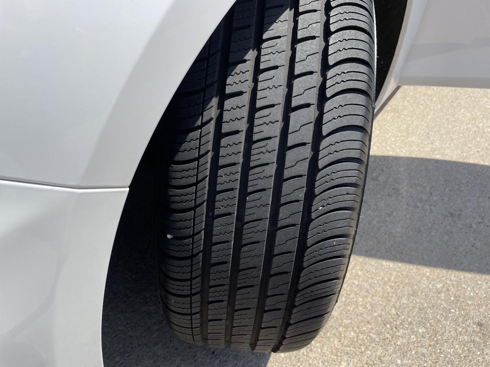 Vehicle photo 11