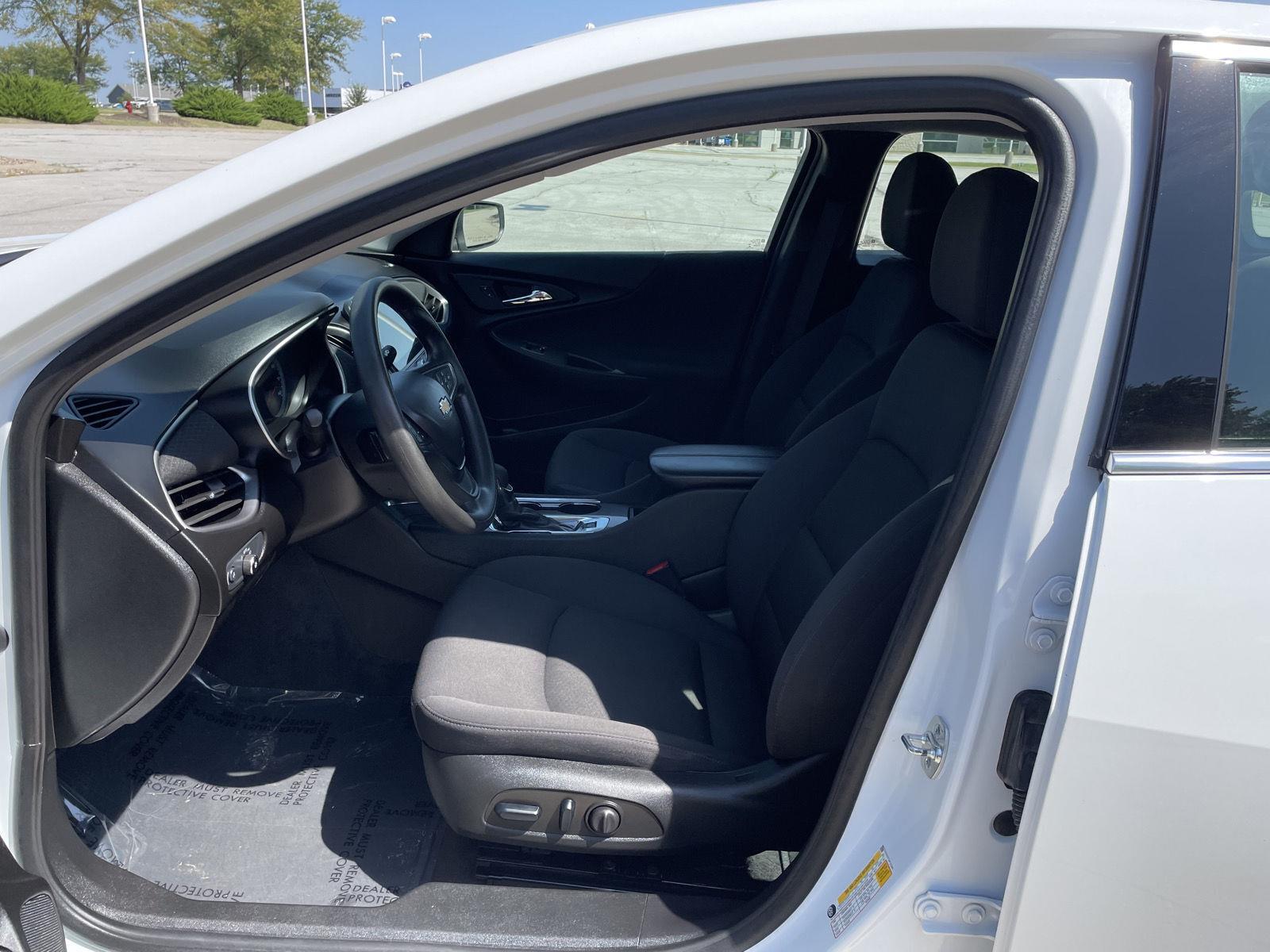 Vehicle photo 17