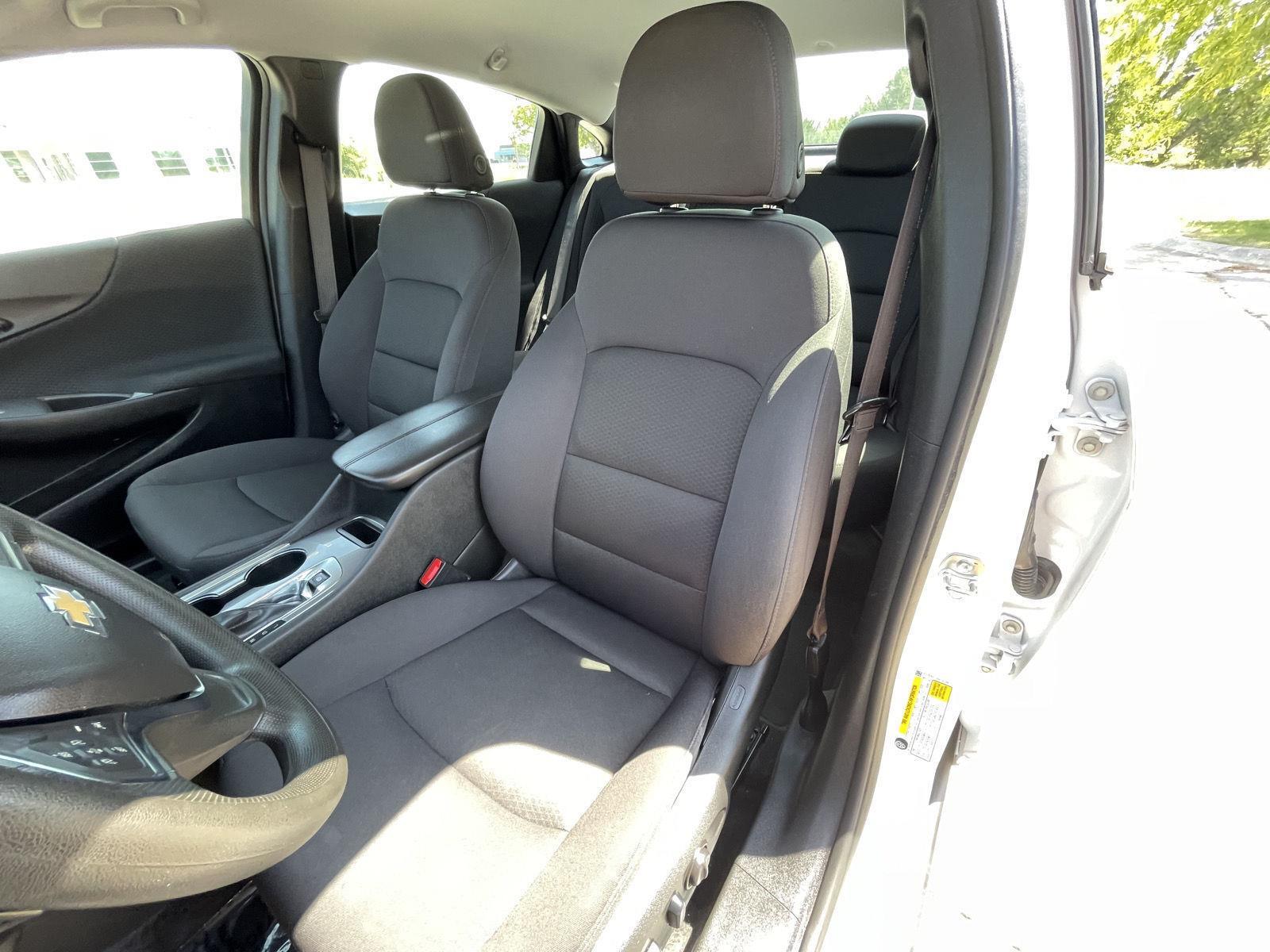 Vehicle photo 18