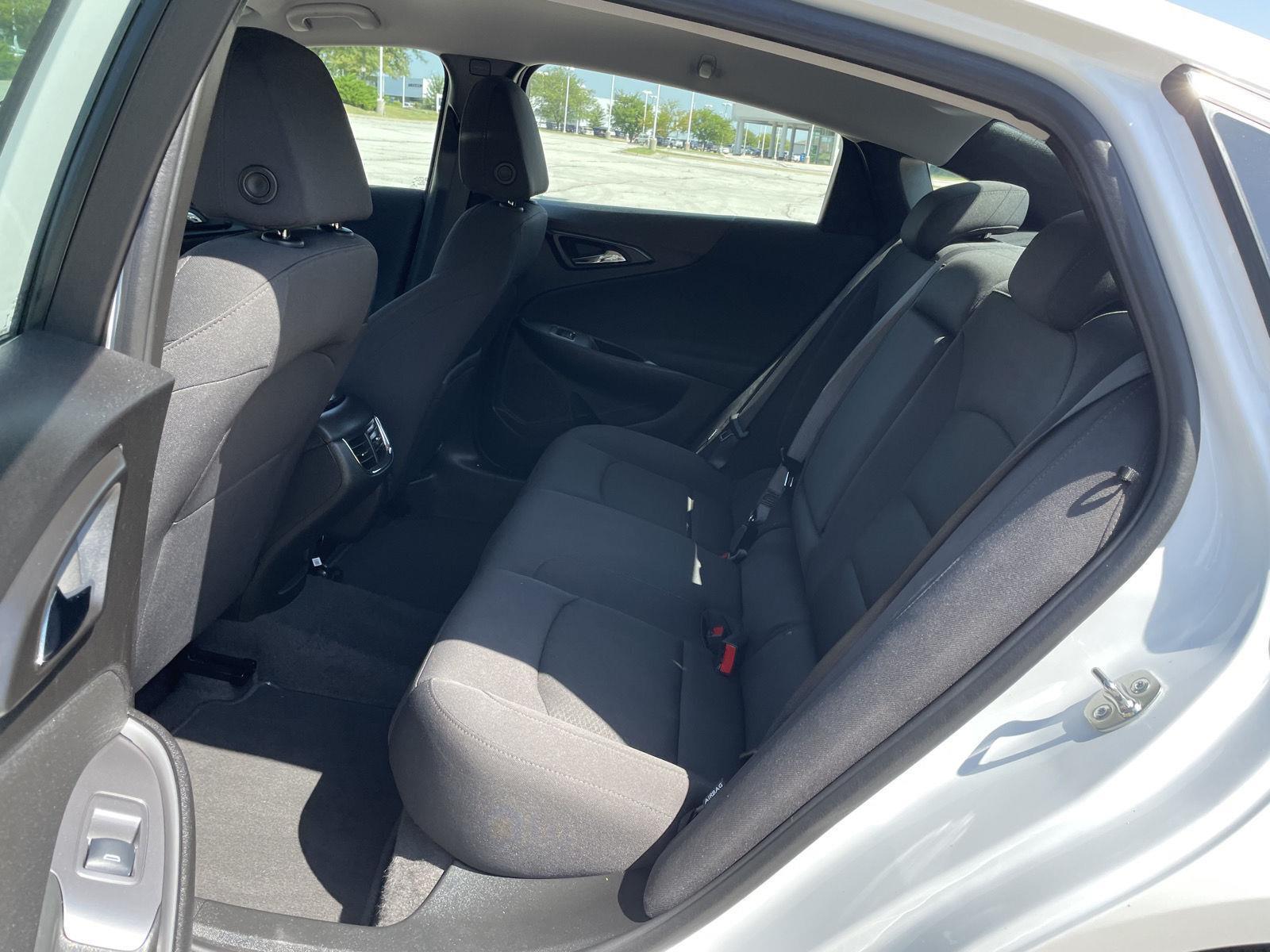 Vehicle photo 20