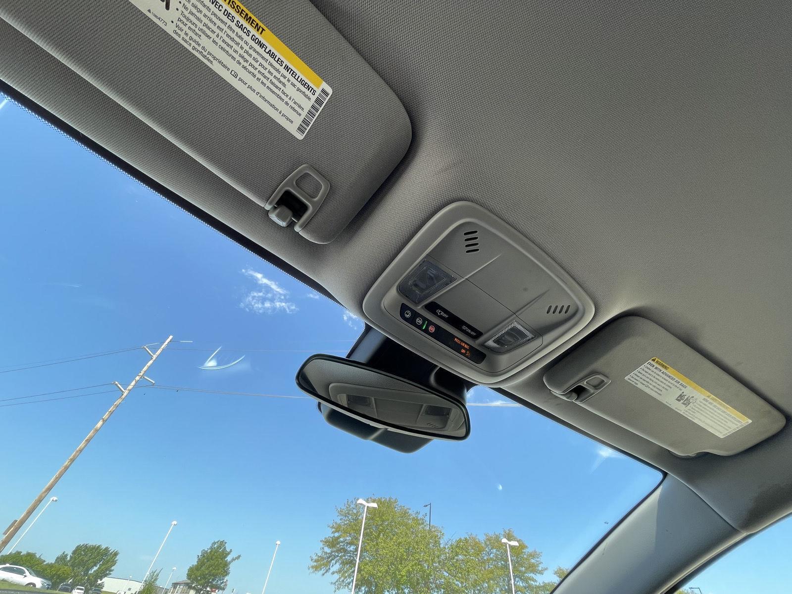 Vehicle photo 21