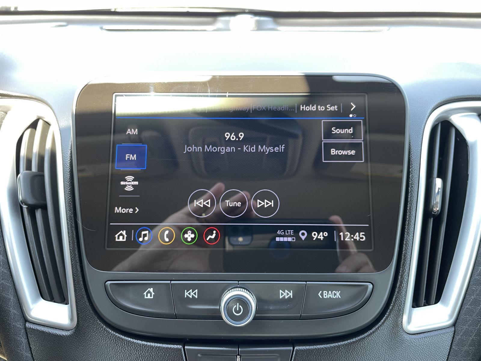 Vehicle photo 25