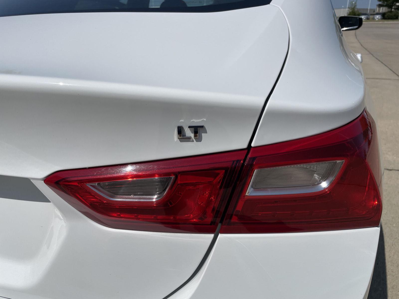 Vehicle photo 37