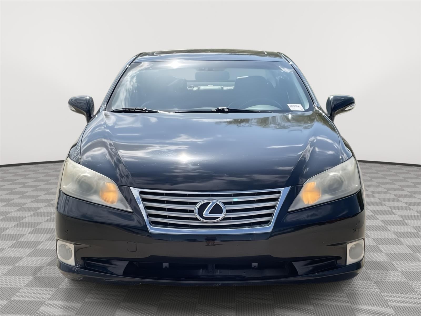 Vehicle photo 4