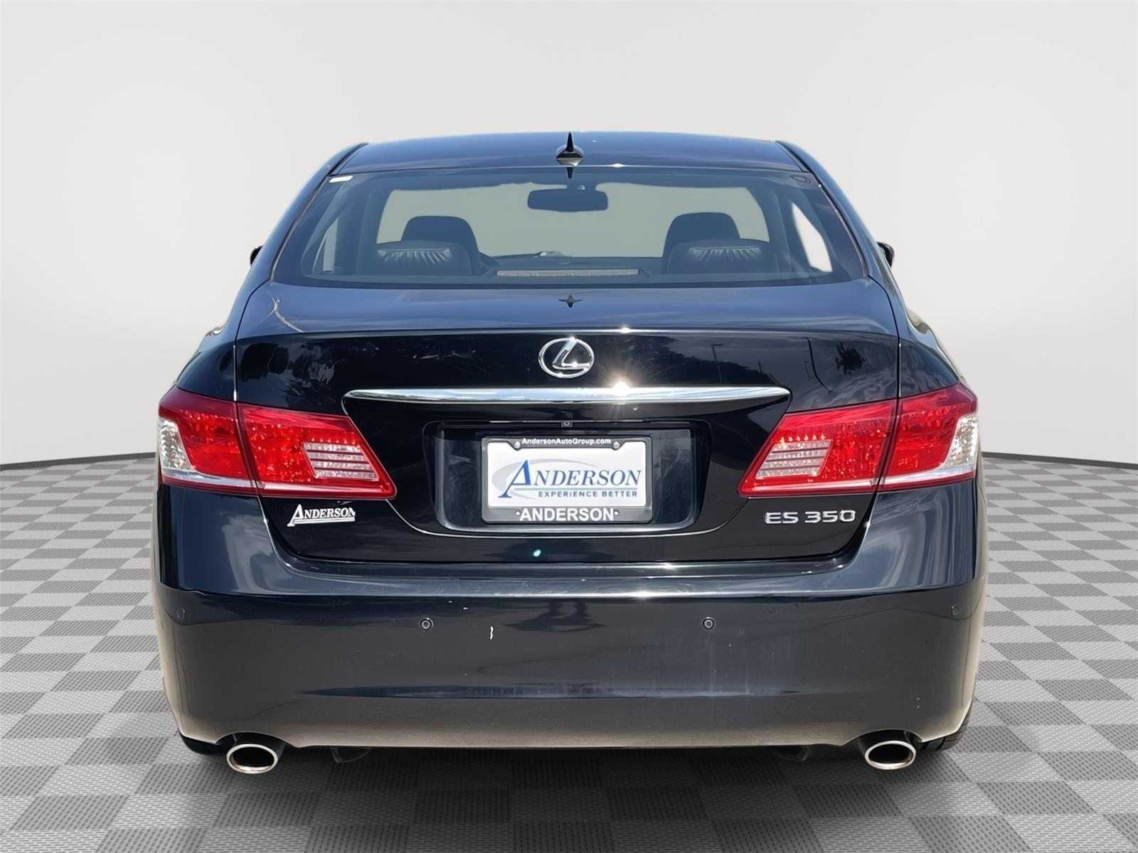 Vehicle photo 8