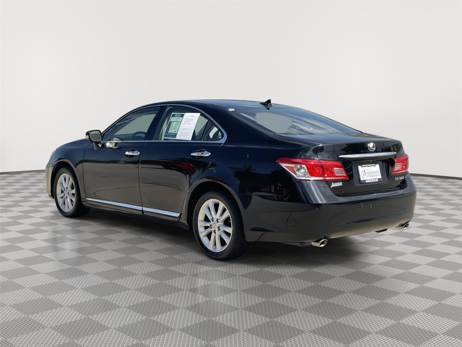 Vehicle photo 9