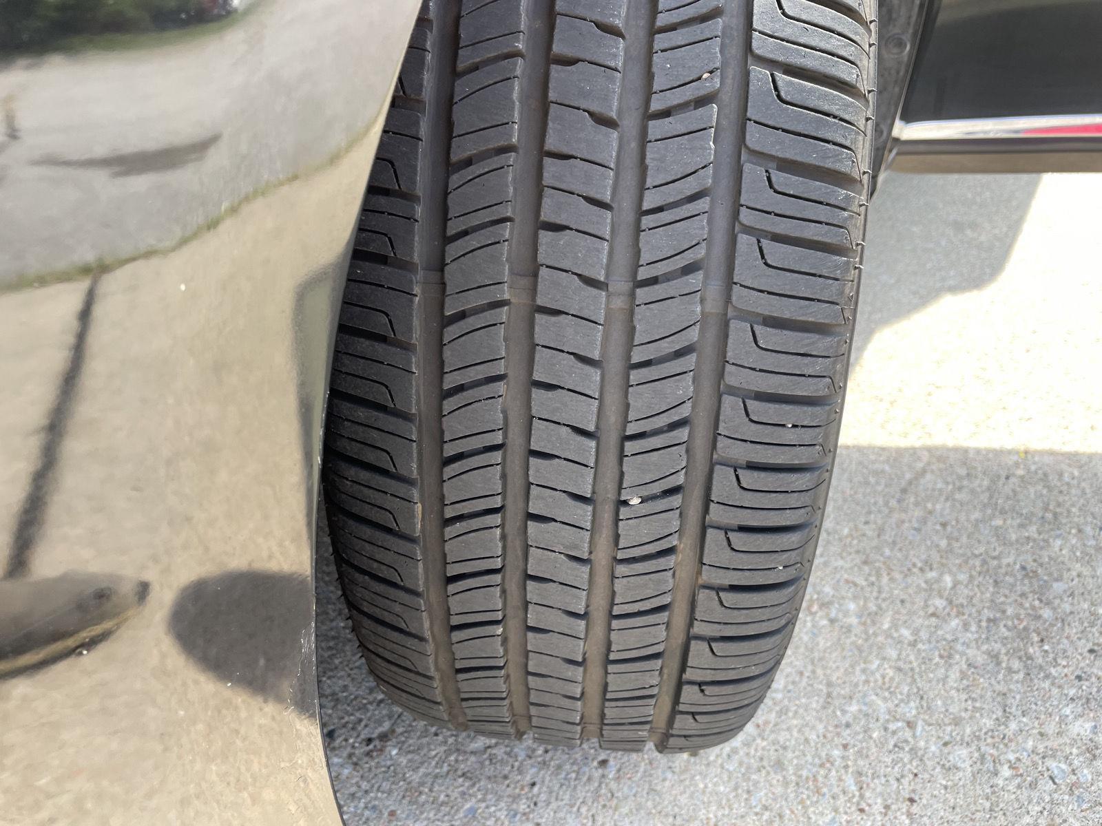 Vehicle photo 11