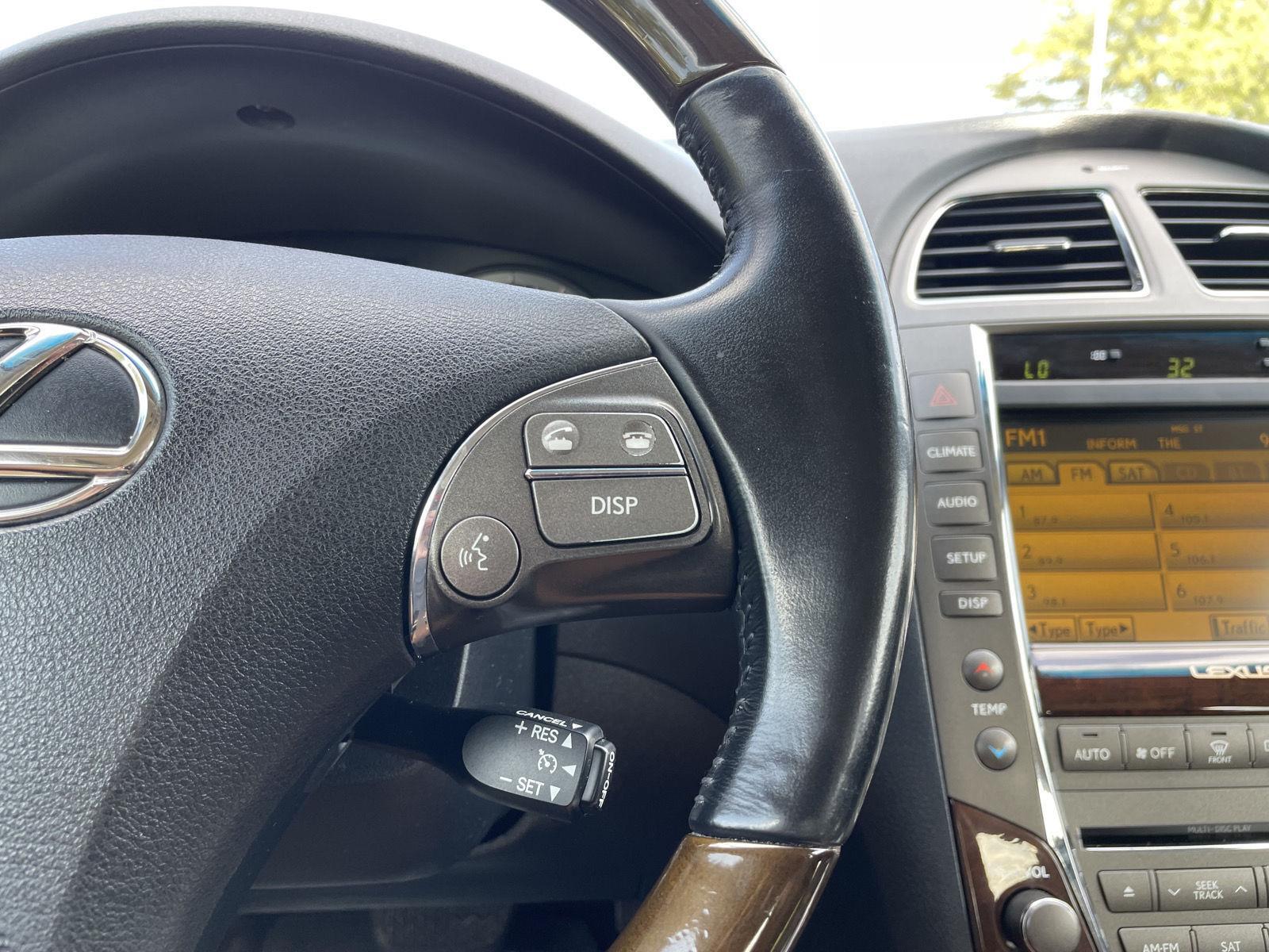 Vehicle photo 14